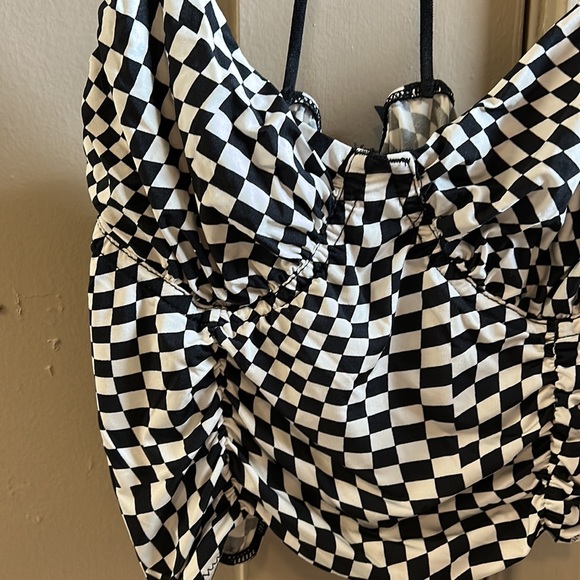 tank top - Picture 2 of 3